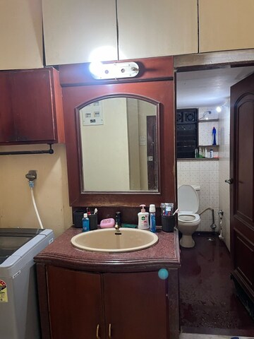 Master Bedroom in 2 BHK Apartment at Prabhadevi CHS, Prabhadevi – for Rent