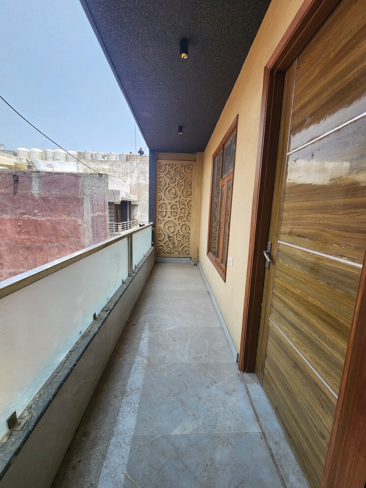 Balcony, chattarpur 3 Bedroom 1150 Sq.Ft. Apartment In Chattarpur Delhi 8702419