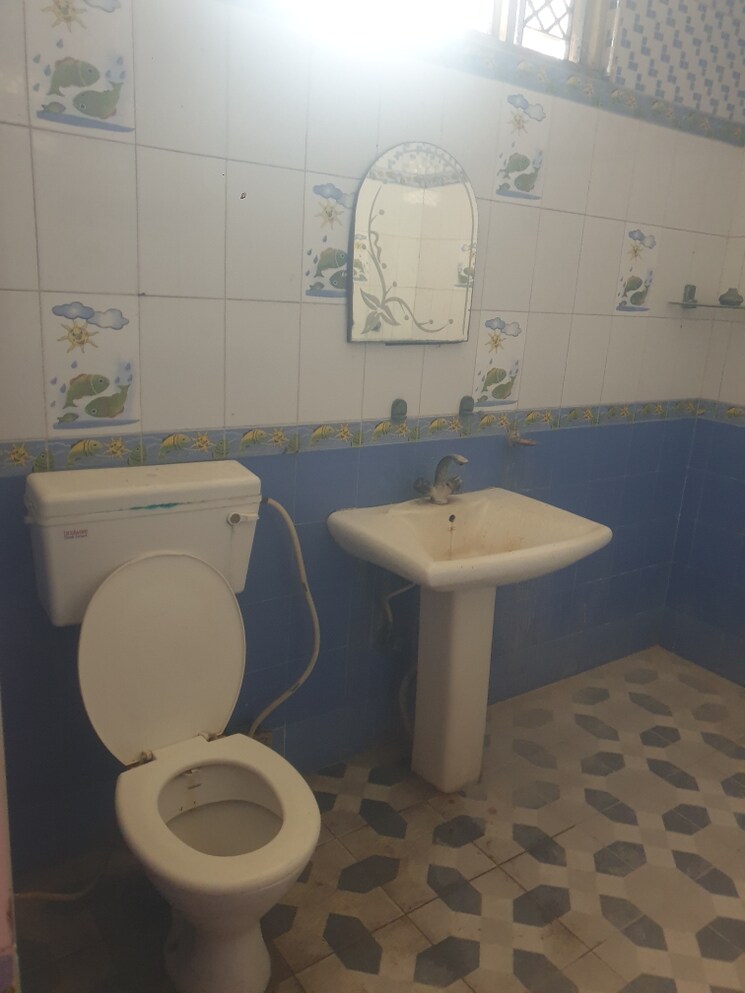 Bathroom, sector 16 2 Bedroom 1450 Sq.Ft. Independent House In Sector 16 Faridabad 8702430