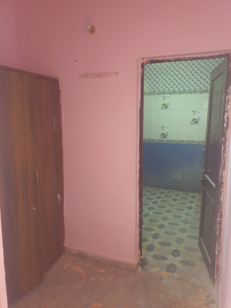 Room, sector 16 2 Bedroom 1450 Sq.Ft. Independent House In Sector 16 Faridabad 8702430