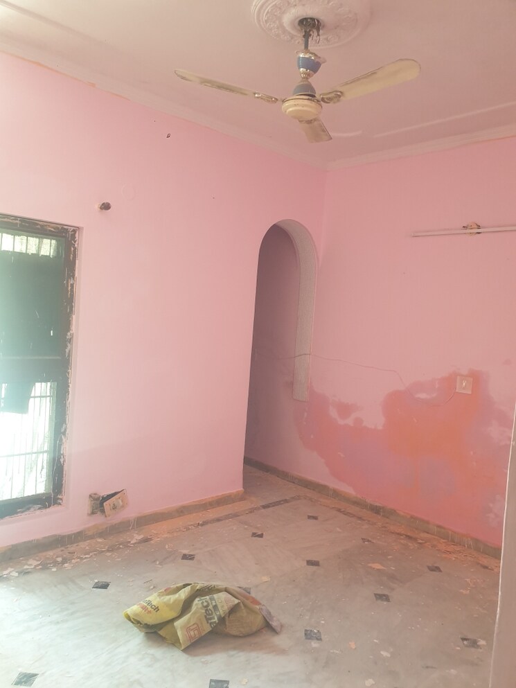 Room, sector 16 2 Bedroom 1450 Sq.Ft. Independent House In Sector 16 Faridabad 8702430