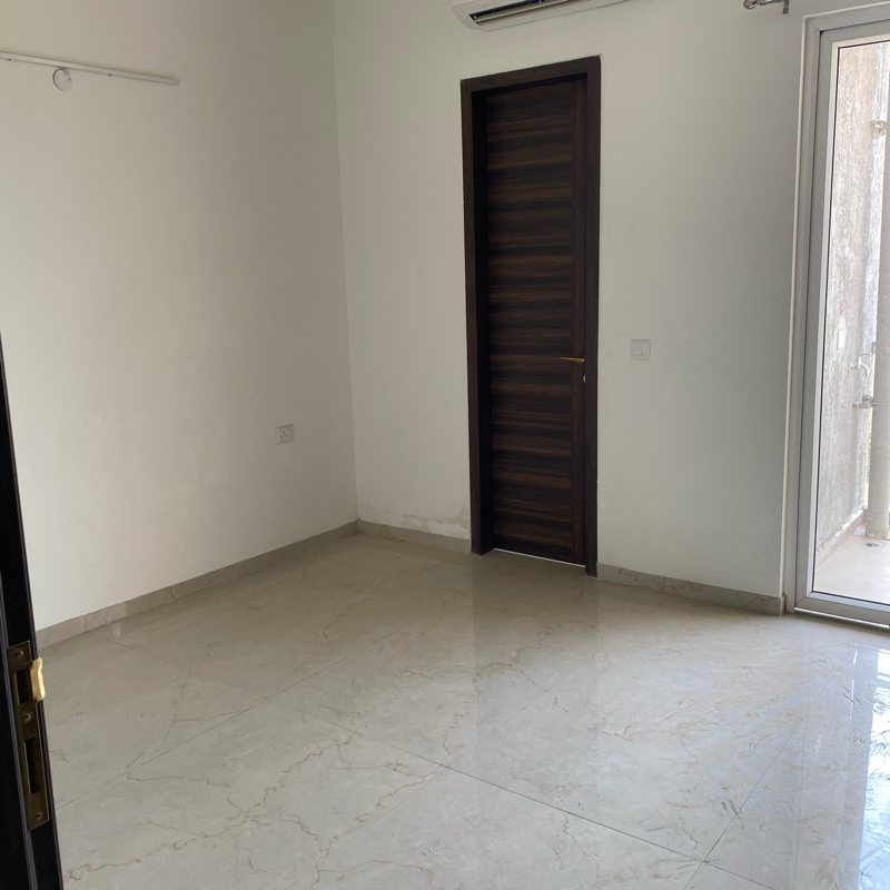 3 BHK + Extra Room Apartment For Rent in Smart World Orchard