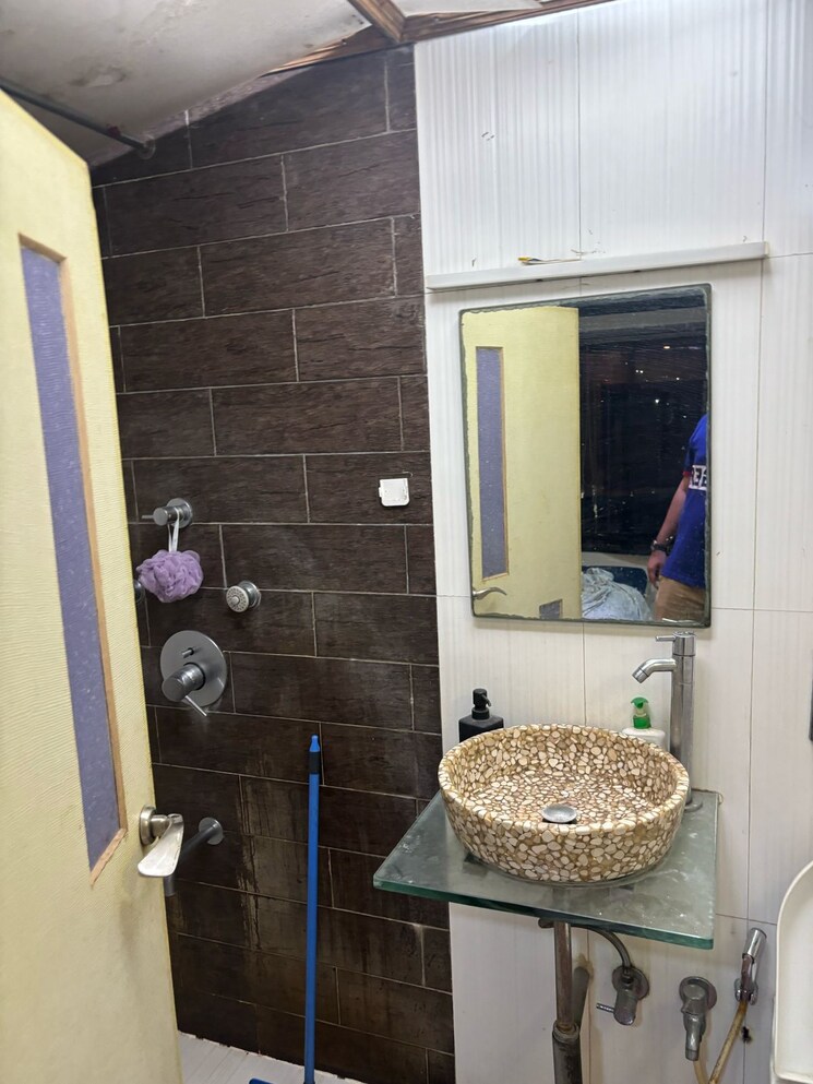 Bathroom, west-view-vile-parle-west 2 Bedroom 720 Sq.Ft. Apartment In Vile Parle West Mumbai 8702484