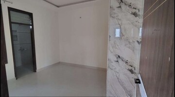 Room in 3.5 BHK Independent House at Sector 79 – for Sale