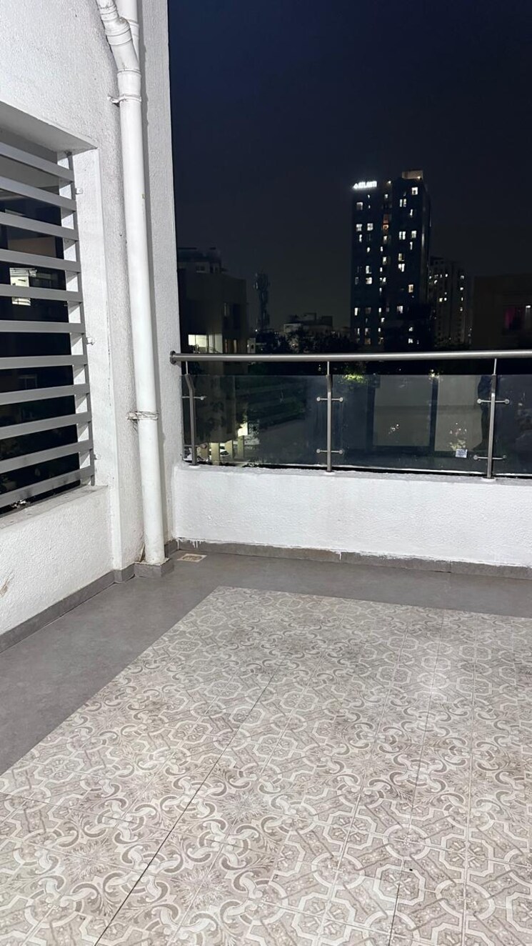 Balcony, favolosa 2 Bedroom 811 Sq.Ft. Apartment In Balewadi Pune 8702454