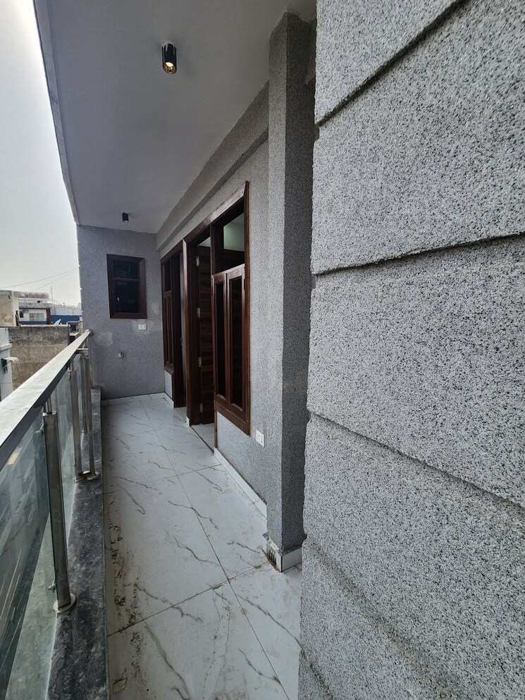 undefined, chattarpur 3 Bedroom 1200 Sq.Ft. Apartment In Chattarpur Delhi 8702470