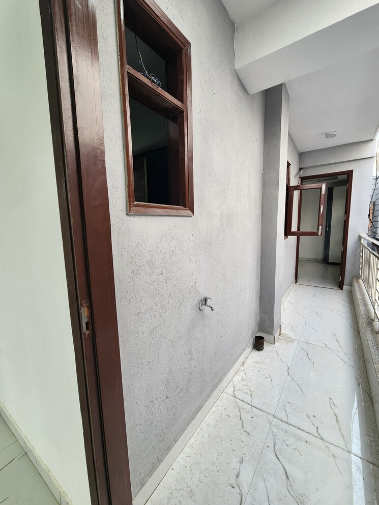 undefined, chattarpur 3 Bedroom 1200 Sq.Ft. Apartment In Chattarpur Delhi 8702470