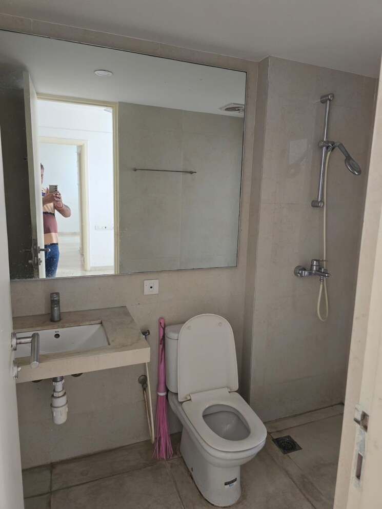 Bathroom, hiranandani-fedora 1 Bedroom 650 Sq.Ft. Apartment In Ghodbunder Road Thane 8702460