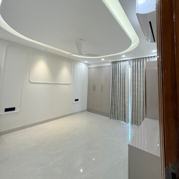 Master Bedroom in 4 BHK Apartment at Ansal API Versalia, Sector 67a – for Rent