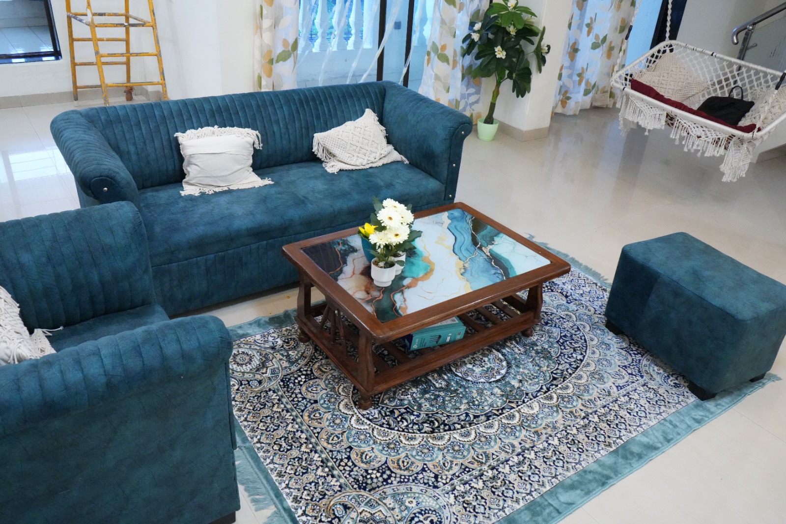 Pg For Rent in Silicon Tower