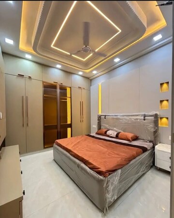 Bedroom in 3 BHK Builder Floor at Sector 32 – for Rent