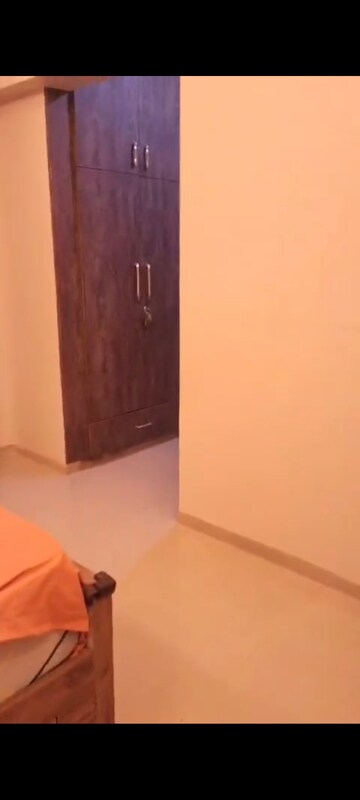 Room in 3 BHK Apartment at Nirala Estate, Tech Zone 4 Greater Noida – for Rent