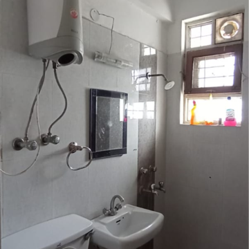 Bathroom in 2 BHK Apartment at IRWO Classic Apartment, Sector 57 – for Rent