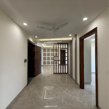 Building Lobby in 4 BHK Builder Floor at Ansal API Esencia, Sector 67 – for Sale