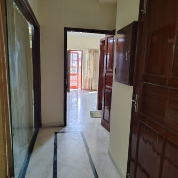 Building Lobby in 2.5 BHK Builder Floor at Sector 105 – for Rent
