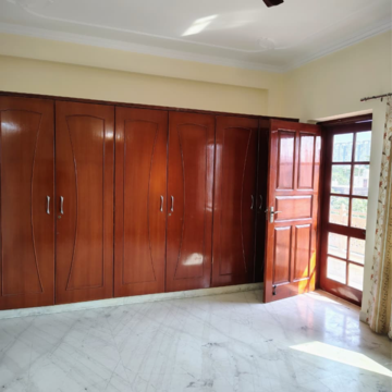 Bedroom in 2.5 BHK Builder Floor at Sector 105 – for Rent