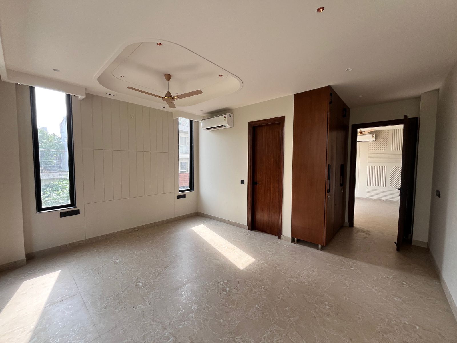 3 BHK + Servant Room,Extra Room Builder Floor For Sale in BPTP Amstoria Country Floor