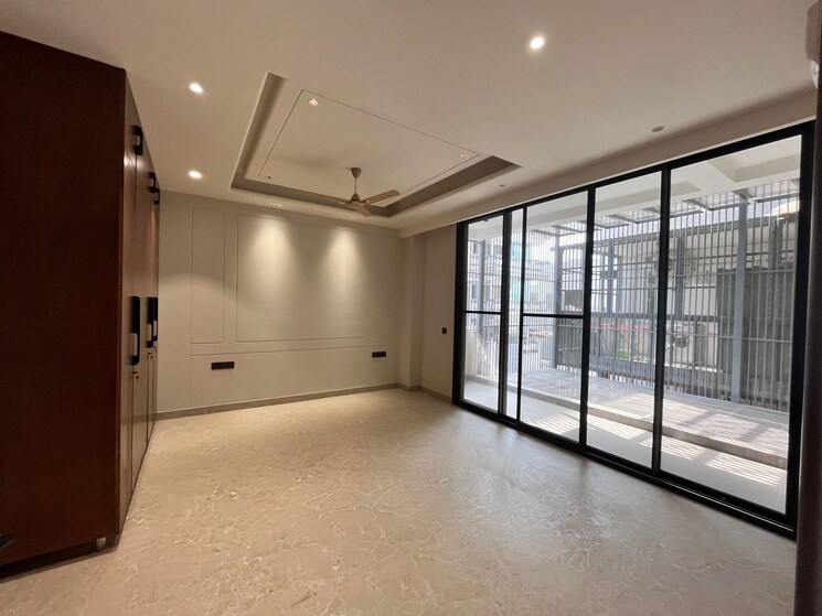 Room, bptp-amstoria-country-floor 3 Bedroom 2700 Sq.Ft. Builder Floor In Sector 102 Gurgaon 8702611