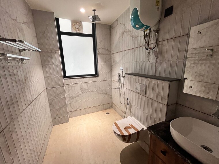 Bathroom, bptp-amstoria-country-floor 3 Bedroom 2700 Sq.Ft. Builder Floor In Sector 102 Gurgaon 8702611