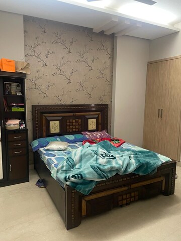 Bedroom in 3.5 BHK Builder Floor at Unitech South City II, Sector 50 – for Rent
