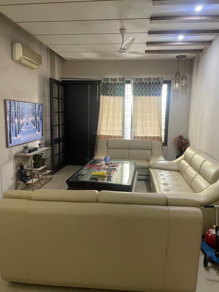 Living Room, unitech-south-city-ii 3.5 Bedroom 2200 Sq.Ft. Builder Floor In Sector 50 Gurgaon 8702614