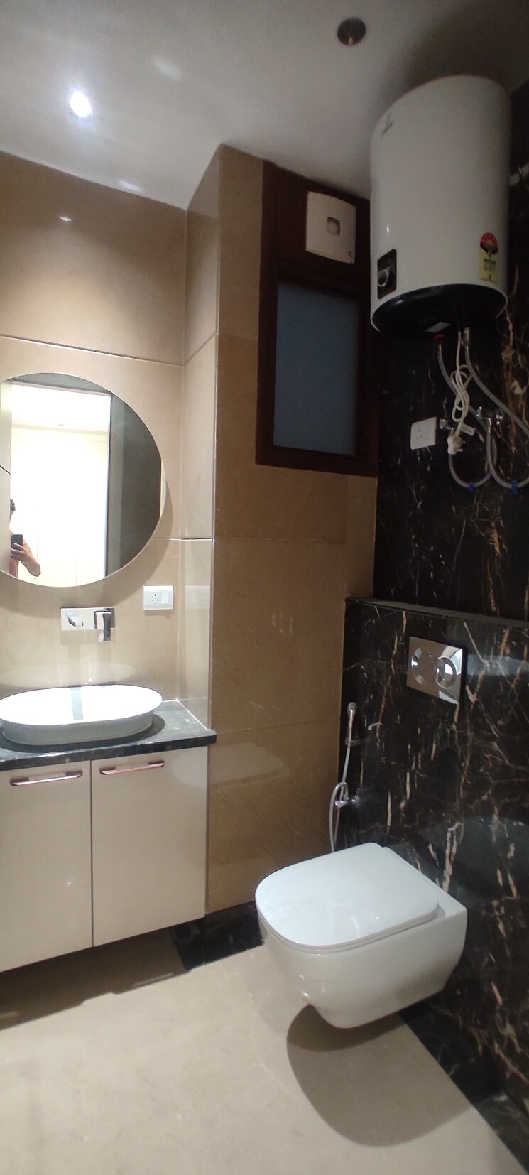 Bathroom, veera-safdarjung-enclave 3 Bedroom 1600 Sq.Ft. Apartment In Safdarjung Enclave Delhi 8702654