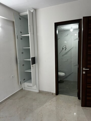 Building Lobby in 2.5 BHK Apartment at Smart World Gems, Sector 89 – for Sale