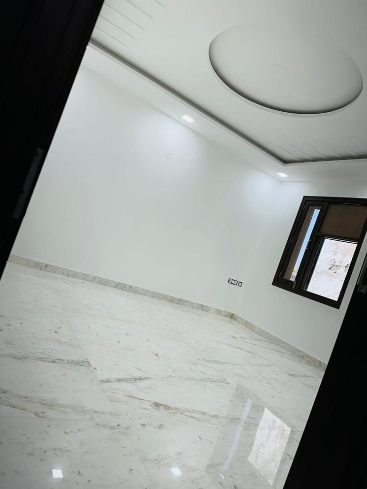 Room, burari 3 Bedroom 150 Sq.Yd. Builder Floor In Burari Delhi 8702690