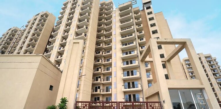 Exterior View, signature-orchard-avenue-2 2 Bedroom 1050 Sq.Ft. Apartment In Sector 93 Gurgaon 8702717