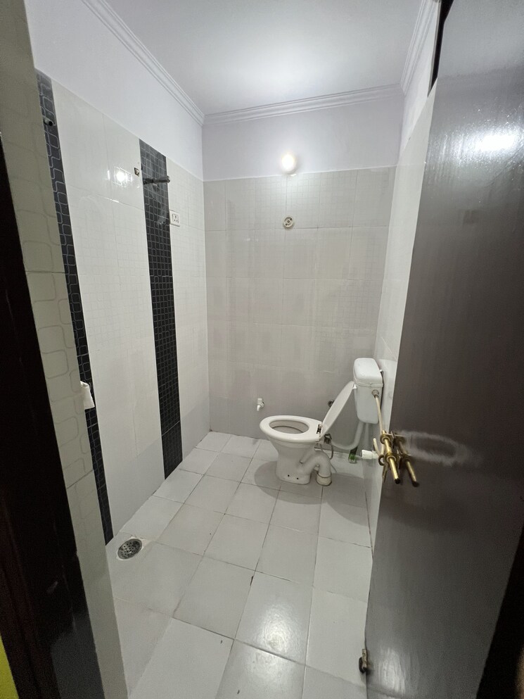 Bathroom, gomti nagar 2 Bedroom 1800 Sq.Ft. Independent House In Gomti Nagar Lucknow 8702724