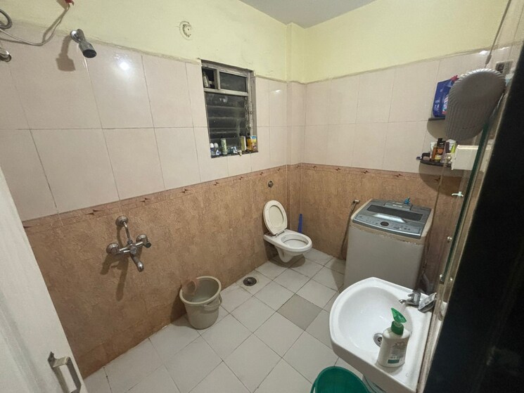 Bathroom, kharadi 1 Bedroom 700 Sq.Ft. Apartment In Kharadi Pune 8702730