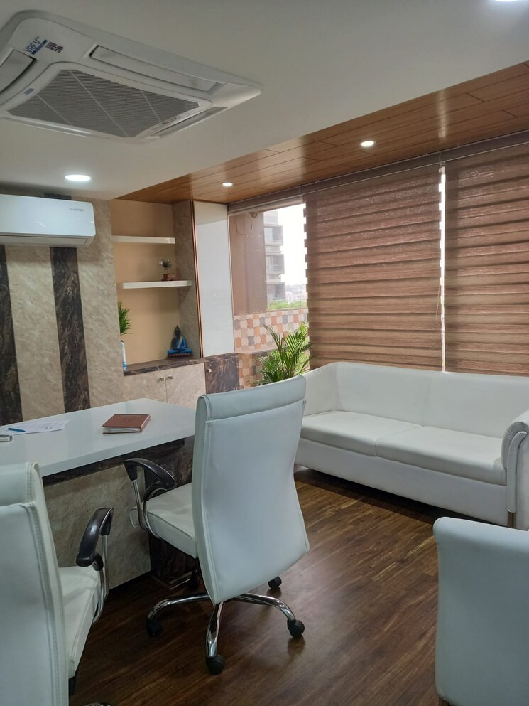 Team Area, ambli Commercial Office Space 2606 Sq.Ft. In Ambli Ahmedabad 8702637