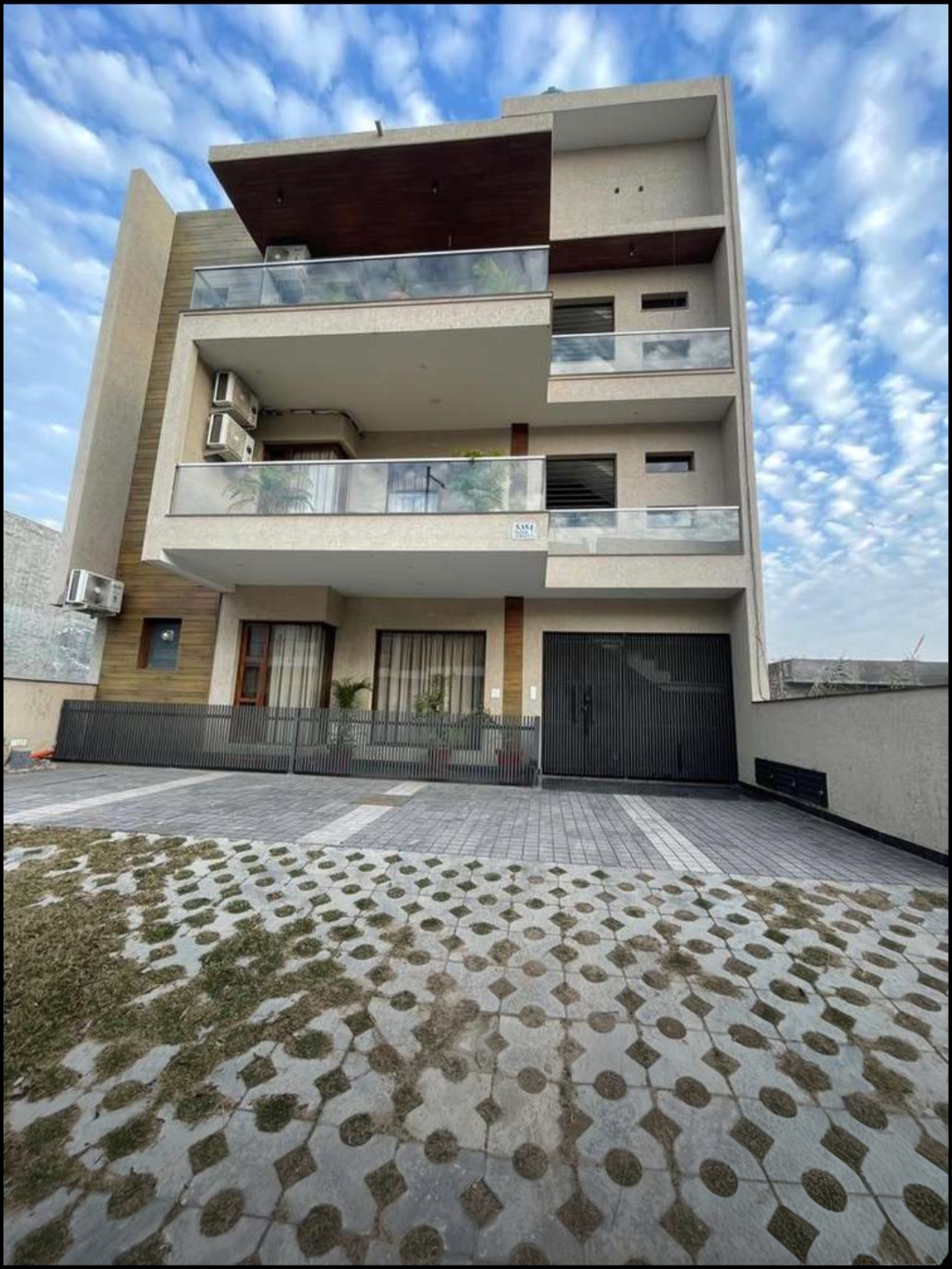 6+ BHK + Pooja Room Independent House For Sale in It City Sector 82a