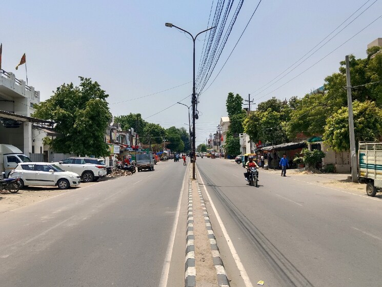 Balcony, indira nagar Commercial Shop 800 Sq.Ft. In Indira Nagar Lucknow 8702729