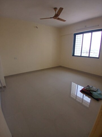 Room in 2 BHK Apartment at Man Opus, Mira Road – for Rent