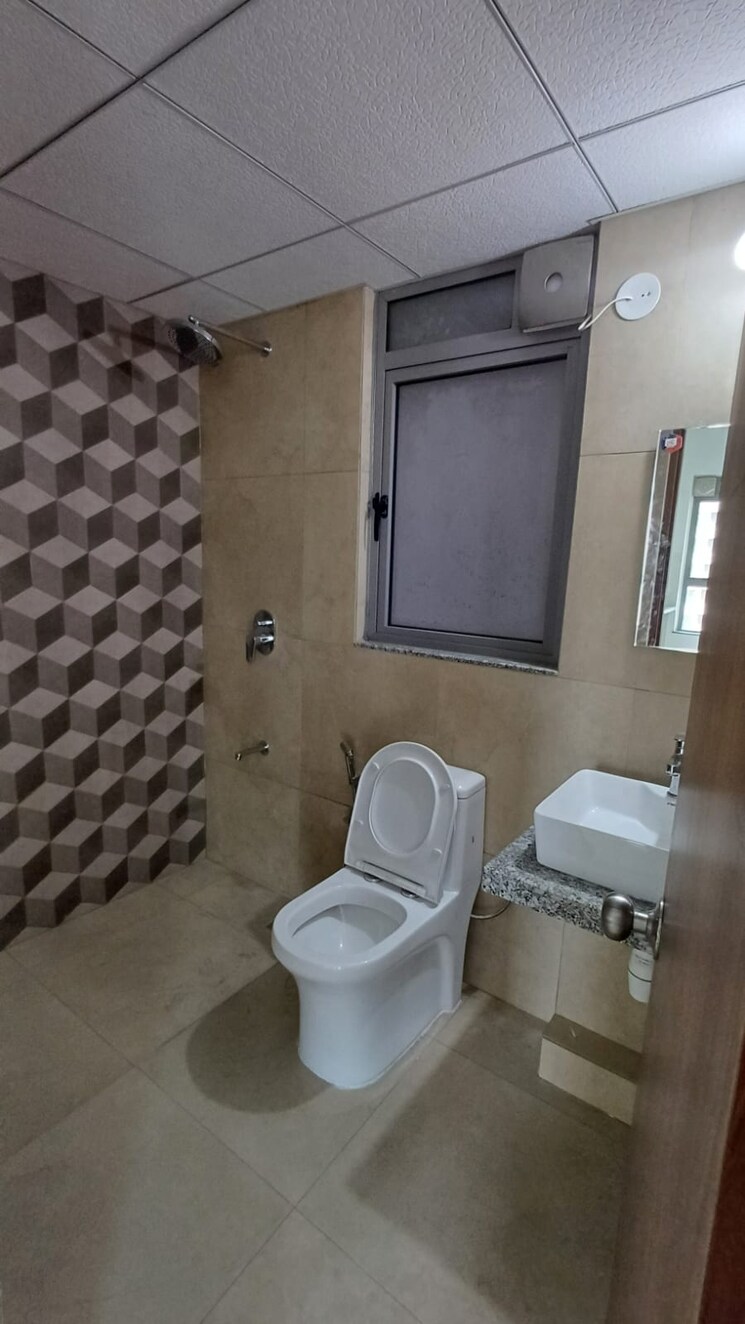 Bathroom, kalpataru-immensa 2 Bedroom 729 Sq.Ft. Apartment In Kolshet Road Thane 8702756