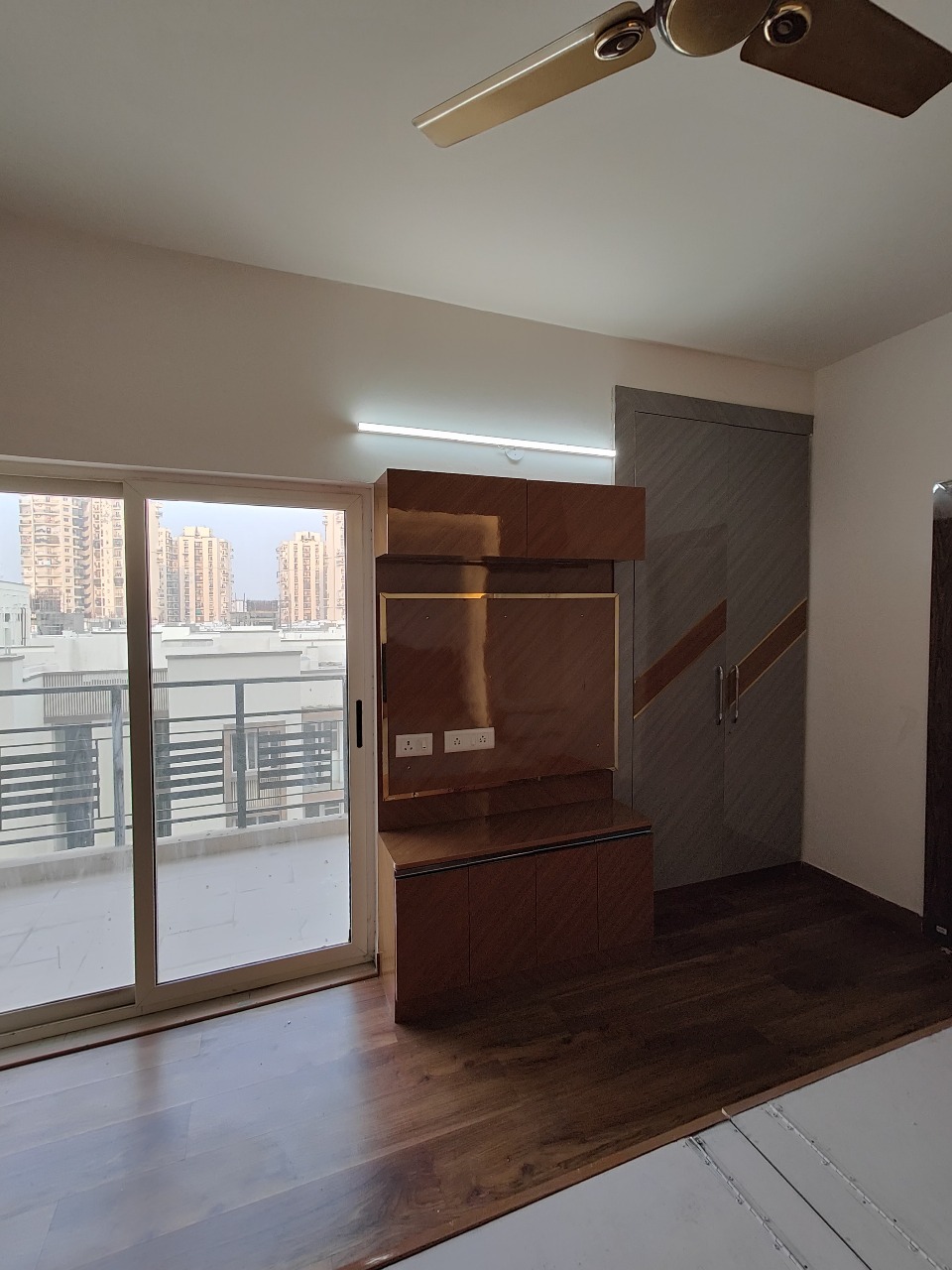 3 BHK Apartment For Rent in Nimbus Express Park View - II