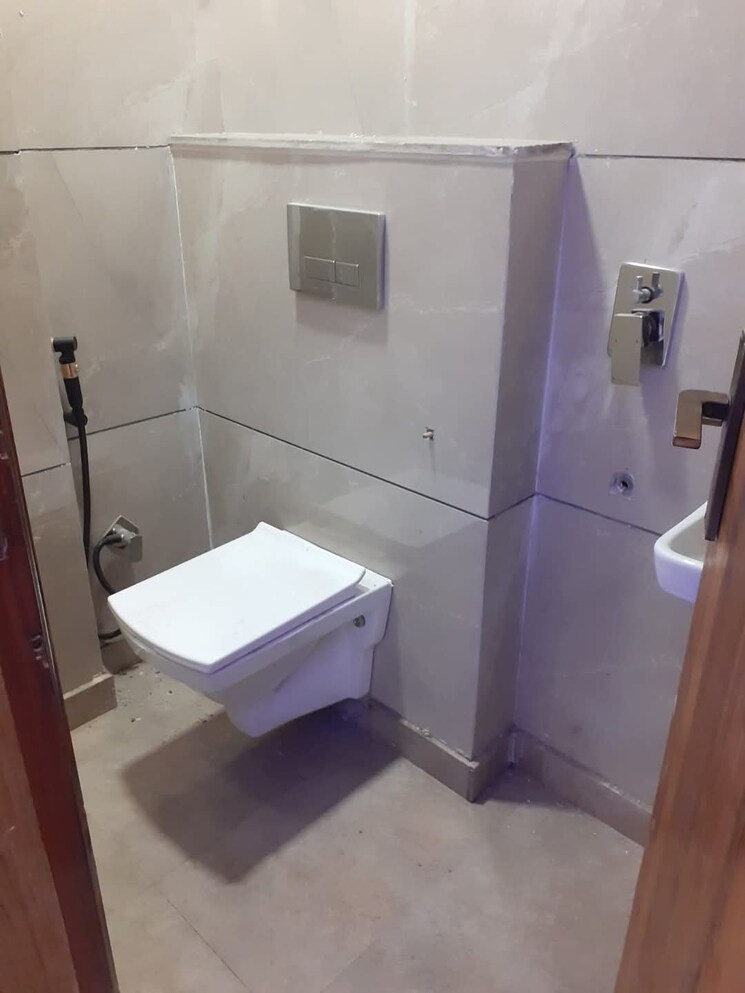 Bathroom, sa-homes-i 3 Bedroom 915 Sq.Ft. Builder Floor In Uttam Nagar Delhi 8702806