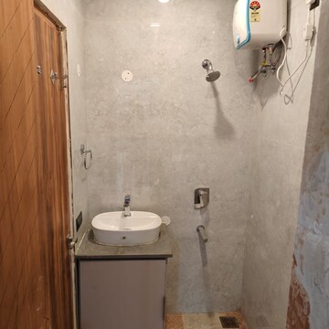 Bathroom in 3 BHK Apartment at Sector 22 – for Rent