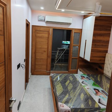 Bedroom in 3 BHK Apartment at Sector 22 – for Rent