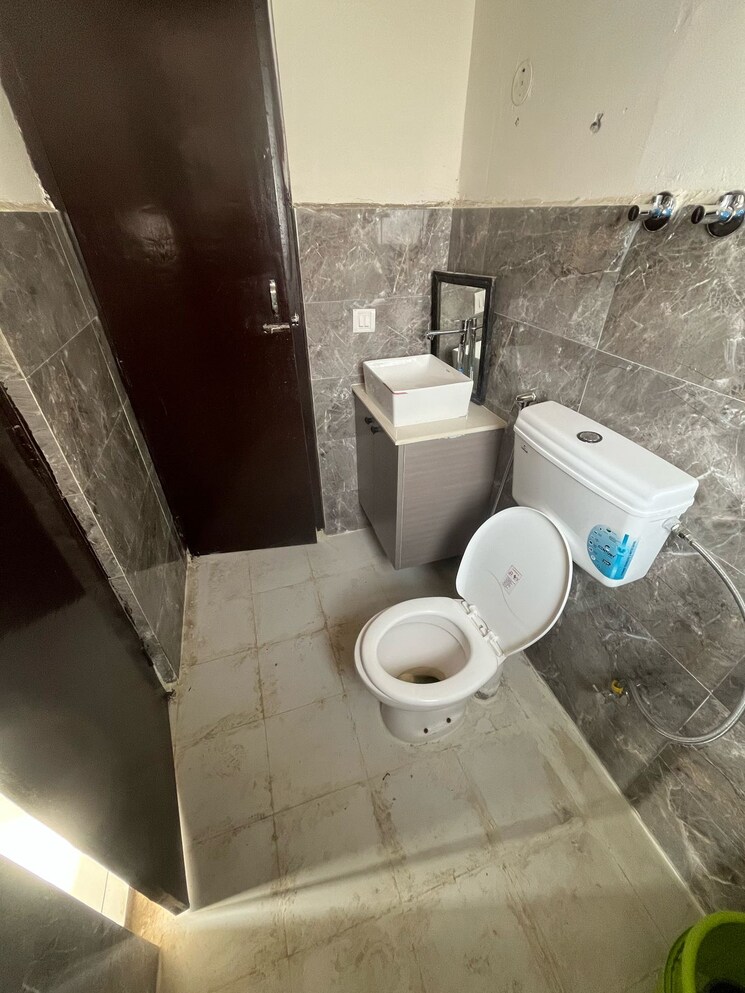 Bathroom, pivotal-paradise 2 Bedroom 686 Sq.Ft. Apartment In Sector 62 Gurgaon 8702811