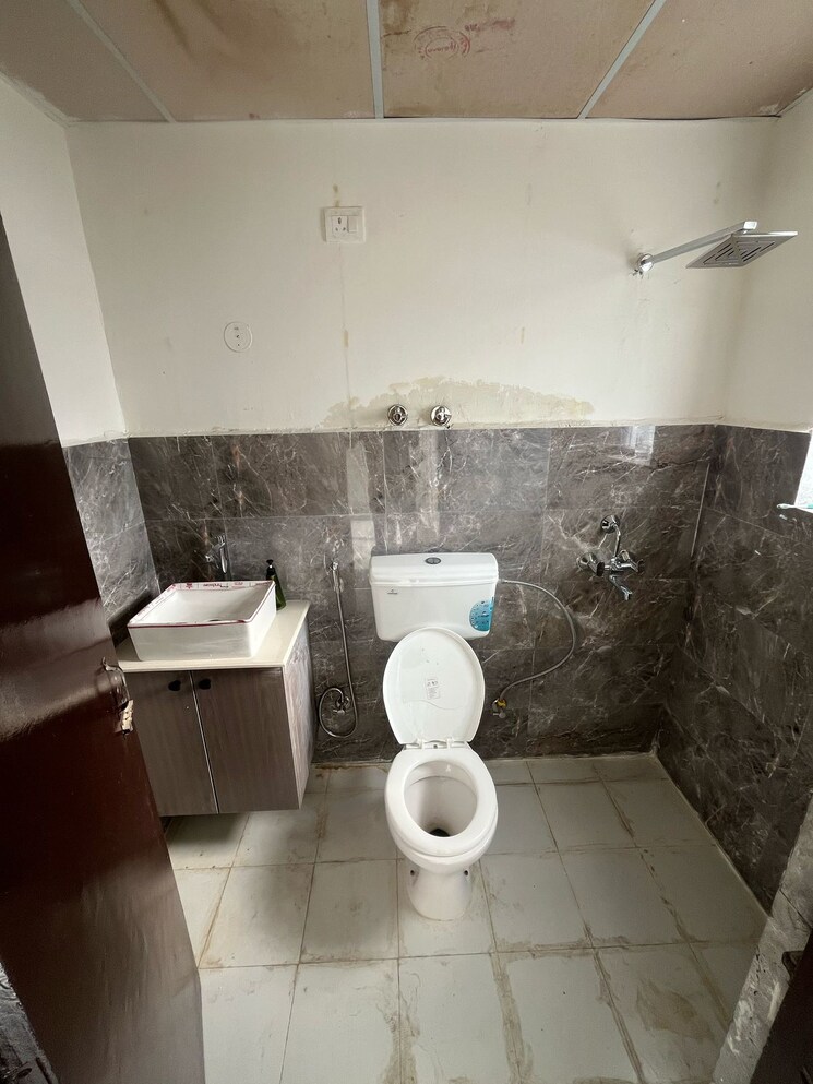 Bathroom, pivotal-paradise 2 Bedroom 686 Sq.Ft. Apartment In Sector 62 Gurgaon 8702811