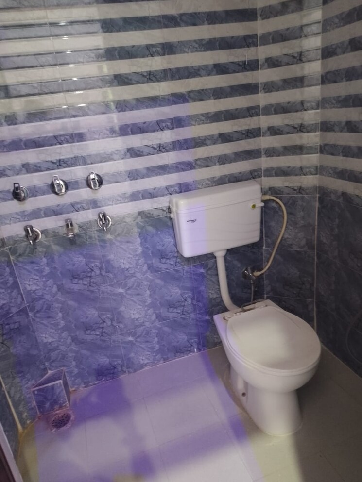 Bathroom, tikhampur 2 Bedroom 1300 Sq.Ft. Apartment In Tikhampur Ballia 8702879