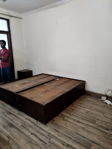 Bedroom in 2 BHK Builder Floor at Sector 26 – for Rent