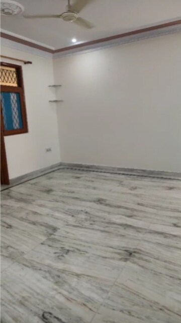 Living Room in 3 BHK Builder Floor at Vaishali Sector 4 – for Rent