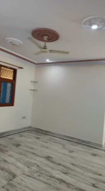 Living Room in 3 BHK Builder Floor at Vaishali Sector 4 – for Rent
