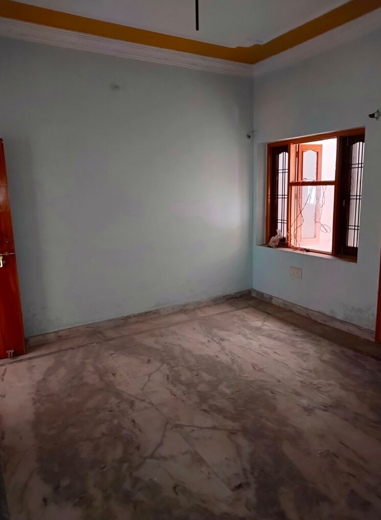 Room, jankipuram extension 3 Bedroom 3000 Sq.Ft. Villa In Jankipuram Extension Lucknow 8702922