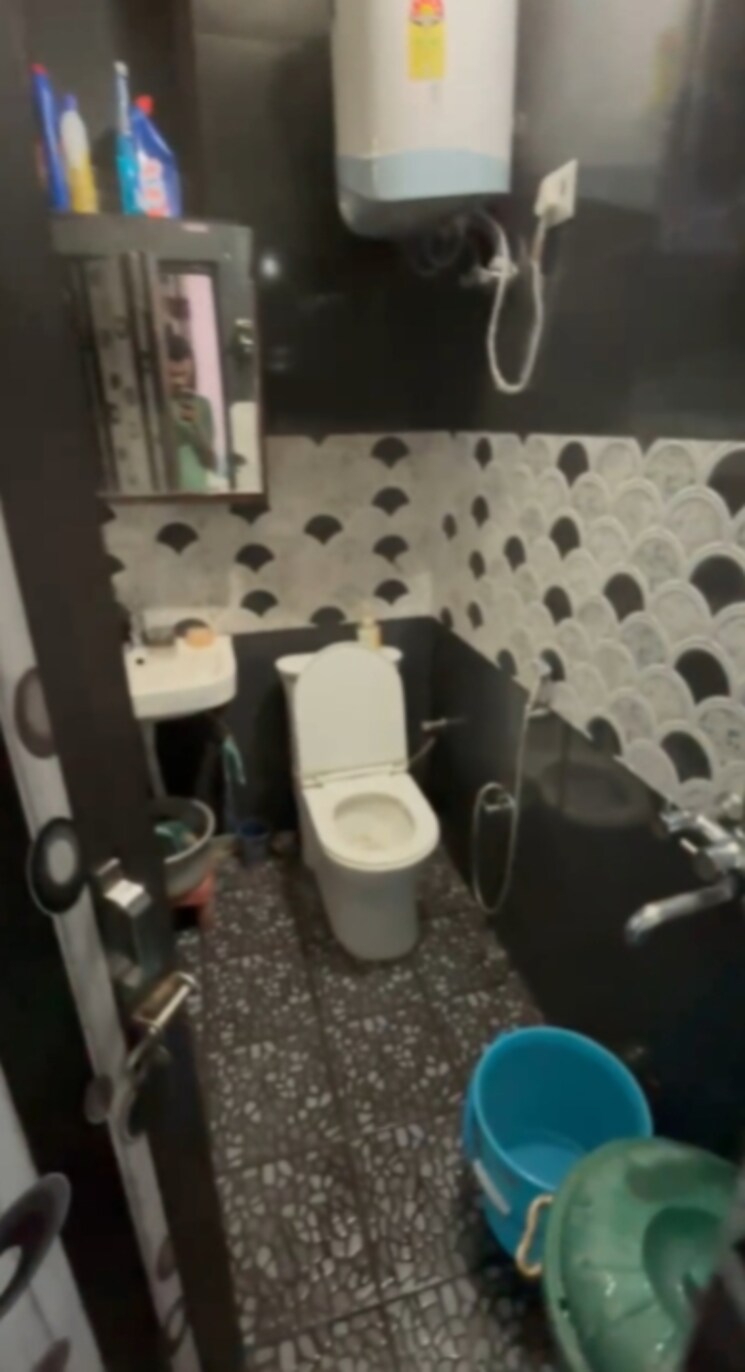 Bathroom, vaishali sector 4 1 Bedroom 550 Sq.Ft. Builder Floor In Vaishali Sector 4 Ghaziabad 8702940