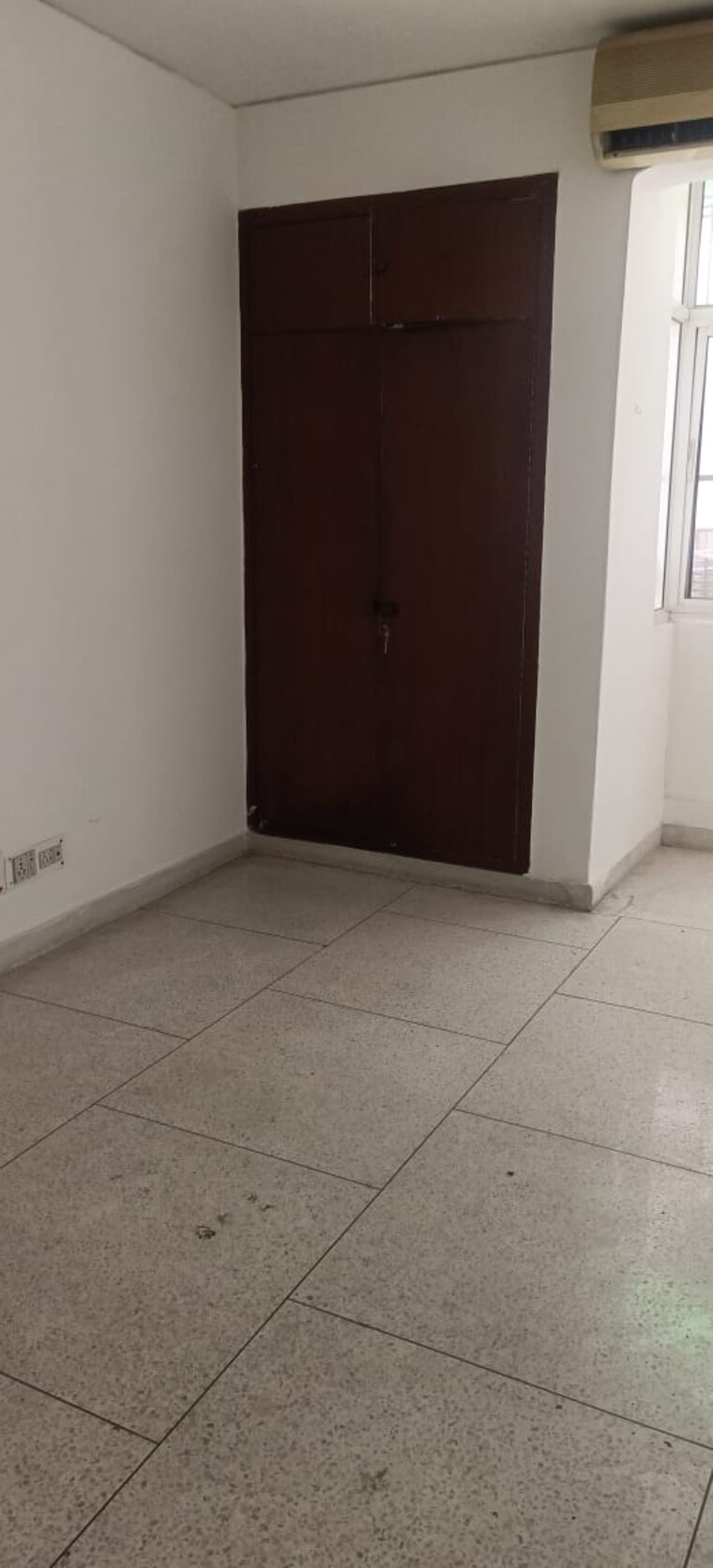 Room, govindpuri 2.5 Bedroom 1150 Sq.Ft. Builder Floor In Govindpuri Delhi 8702970