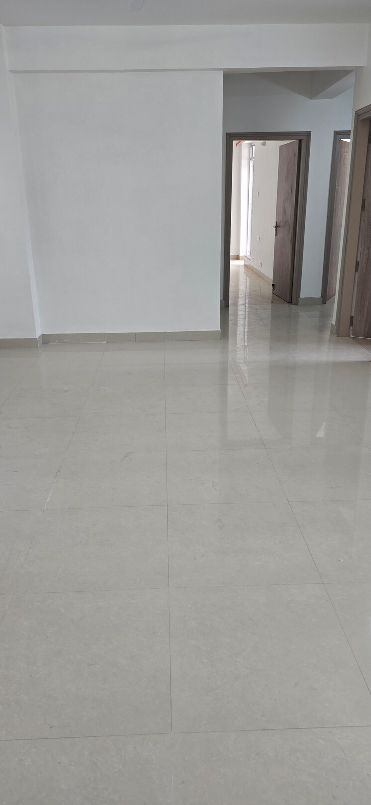 Room, sector 19b dwarka 3 Bedroom 2100 Sq.Ft. Apartment In Sector 19b Dwarka Delhi 8702975